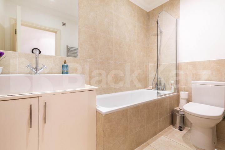 Spacious three bed two bath apartment with balcony and secure parking Cholmeley Park, Highgate 